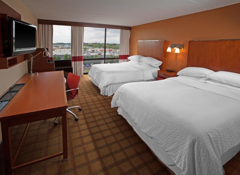 Отель Four Points Philadelphia Northeast Экстерьер фото