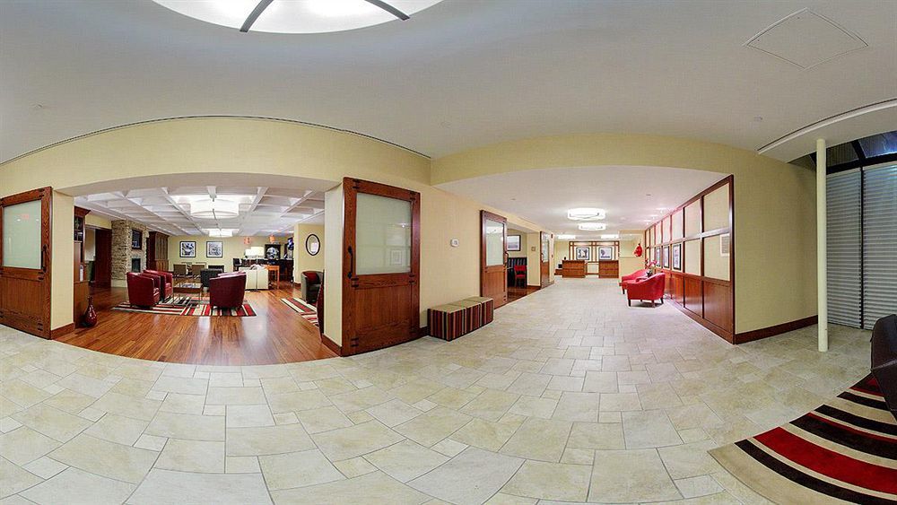 Отель Four Points Philadelphia Northeast Экстерьер фото